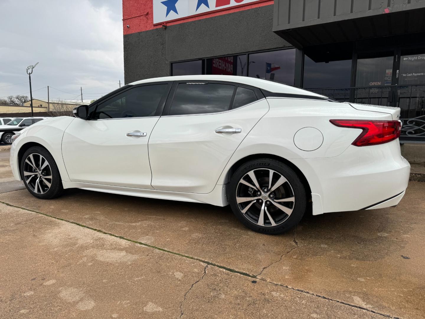 2017 WHITE NISSAN MAXIMA SR; S; SL; PL (1N4AA6AP0HC) , located at 5900 E. Lancaster Ave., Fort Worth, TX, 76112, (817) 457-5456, 0.000000, 0.000000 - Photo#6